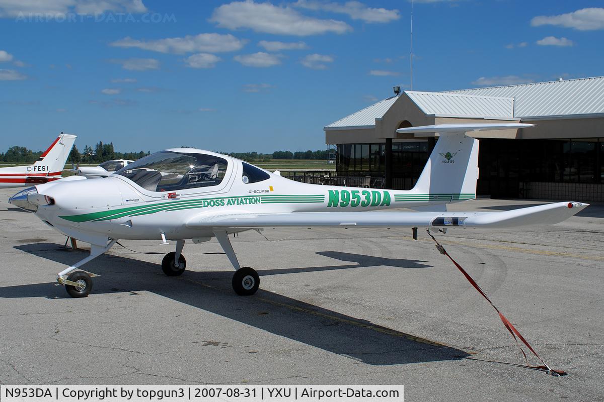 N953DA, 2007 Diamond DA-20C-1 Eclipse C/N C0449, Parked in front of Diamond Flight Centre