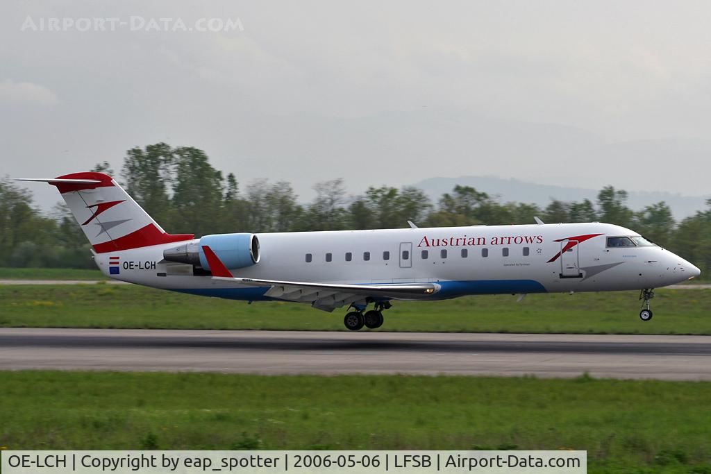 OE-LCH, 1996 Canadair CRJ-200LR (CL-600-2B19) C/N 7110, landing from VIE