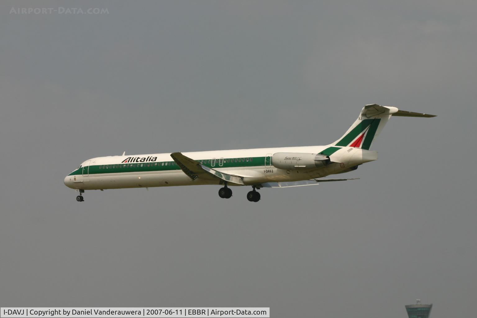 I-DAVJ, 1987 McDonnell Douglas MD-82 (DC-9-82) C/N 49431, arrival of 