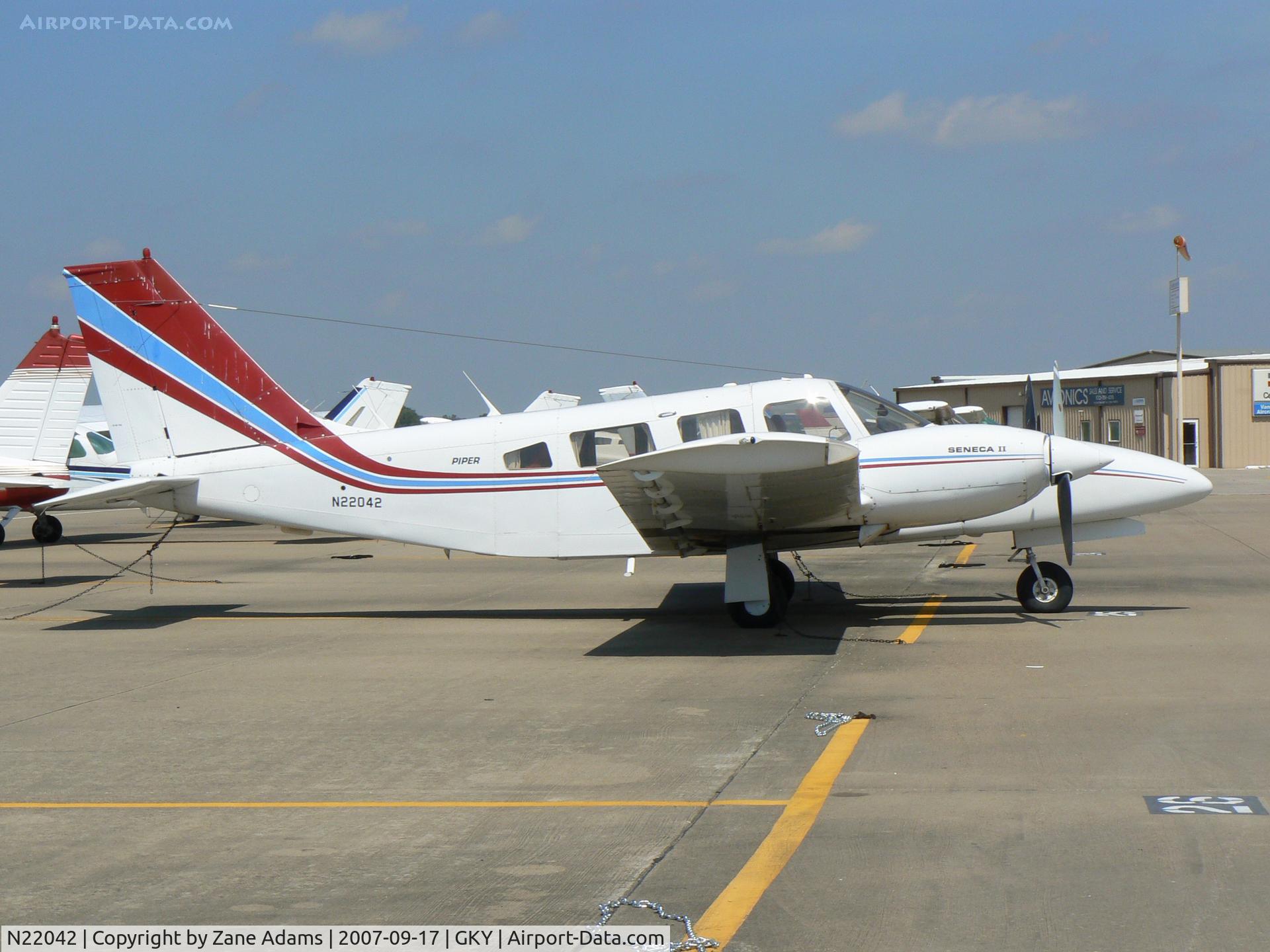 N22042, 1978 Piper PA-34-200T C/N 34-7870454, on the ramp at Arlington Muni