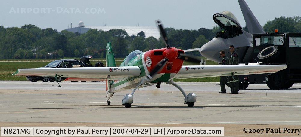 N821MG, 2006 Extra EA-300S C/N 1035, Taxiing back, with his replacement for the old CAP232