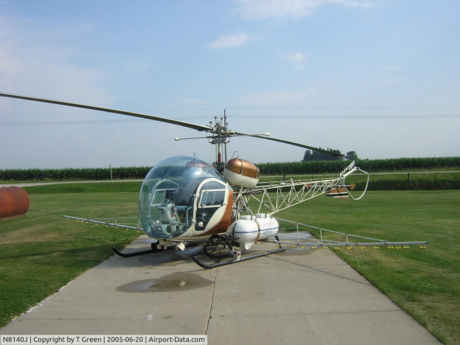 N8140J, 1970 Bell 47G-5 C/N 25008, Bell 47G-5 Mounted with Isolair Spray System