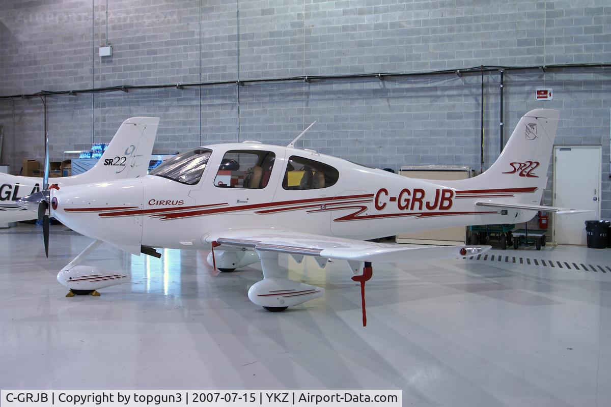 C-GRJB, 2003 Cirrus SR22 C/N 0655, Flight Exec hangar.