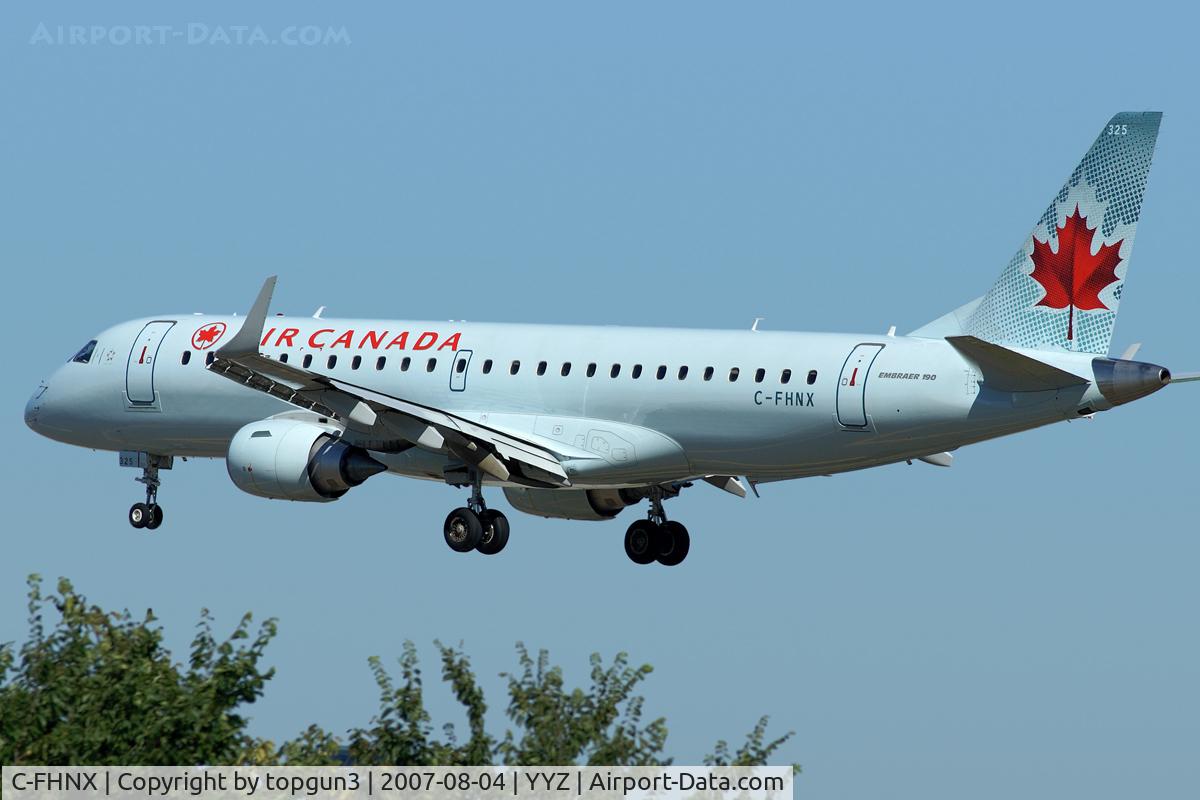 C-FHNX, 2007 Embraer 190AR (ERJ-190-100IGW) C/N 19000083, Final for RWY05.