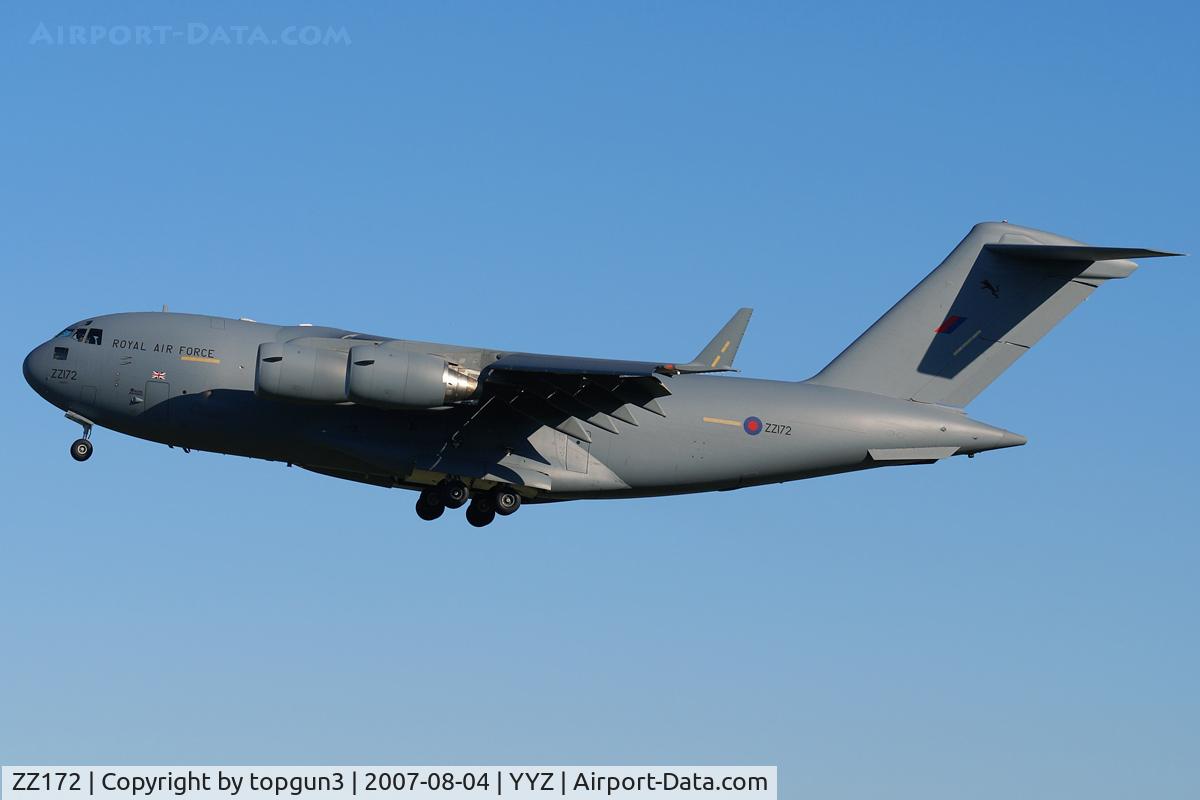ZZ172, 2000 Boeing C-17A Globemaster III C/N F-078, Short final for RWY05.