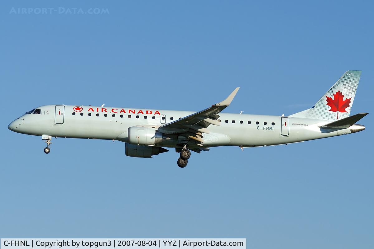 C-FHNL, 2007 Embraer 190AR (ERJ-190-100IGW) C/N 19000070, Short final for RWY05.