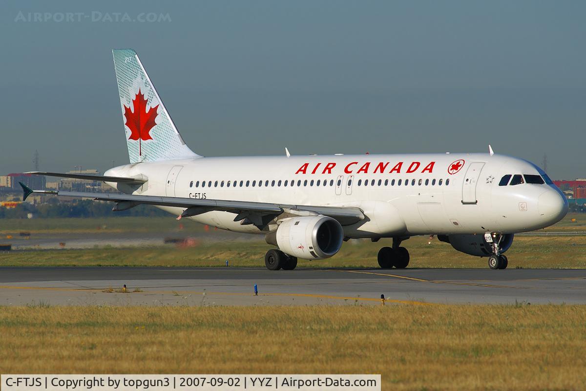 C-FTJS, 1991 Airbus A320-211 C/N 253, Taxiing for departure via RWY23.