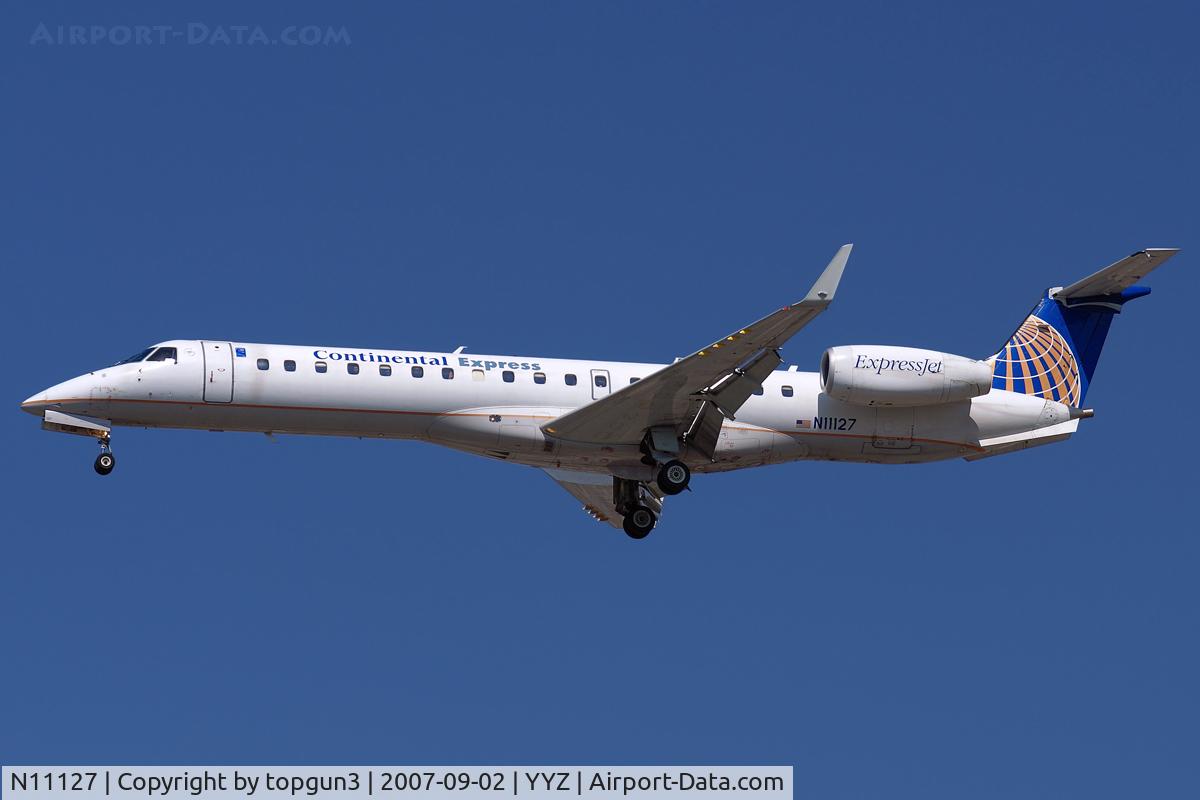 N11127, 2003 Embraer ERJ-145XR (EMB-145XR) C/N 145697, Short final for RWY24L.
