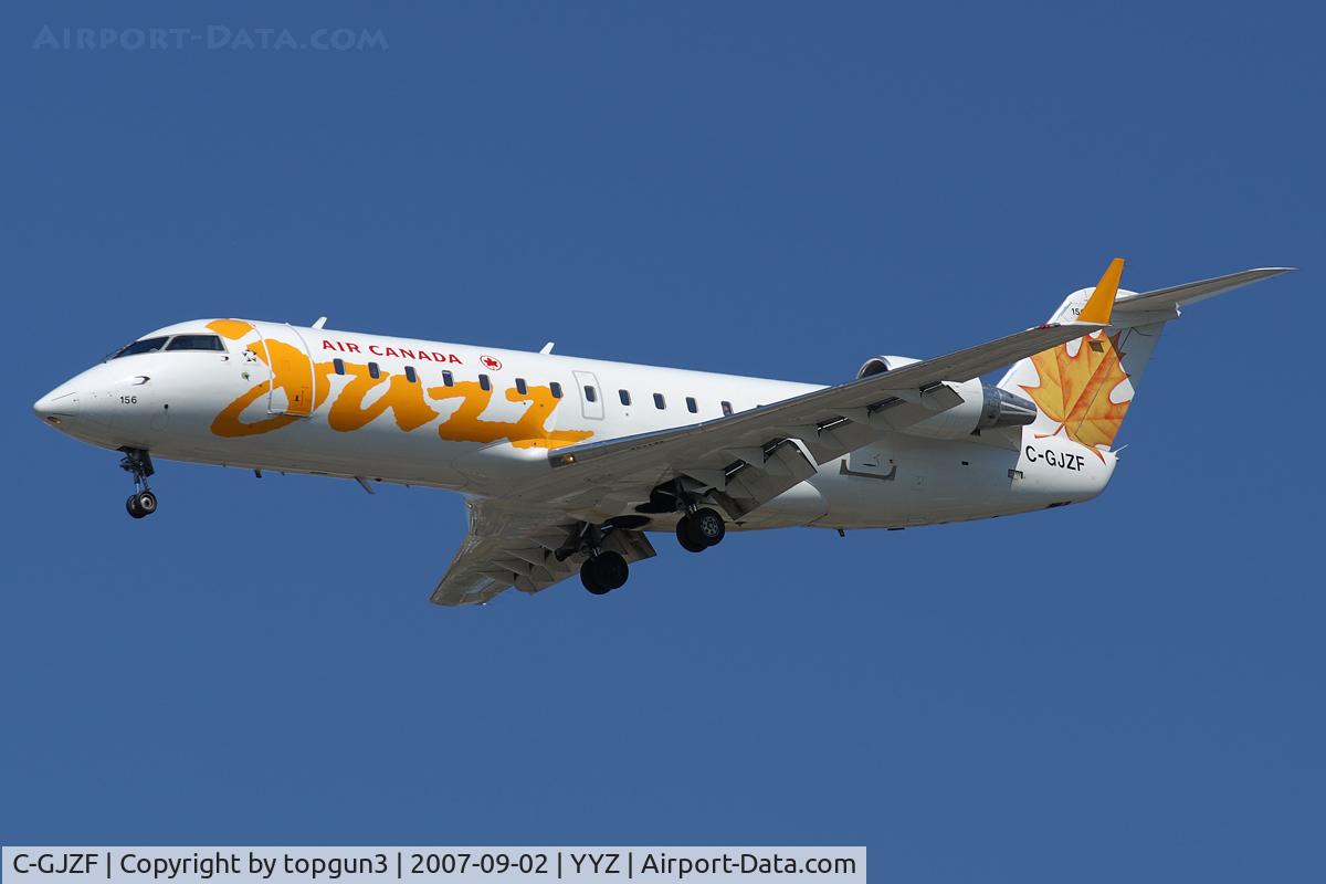 C-GJZF, 2001 Bombardier CRJ-200ER (CL-600-2B19) C/N 7545, Short final for RWY24L.