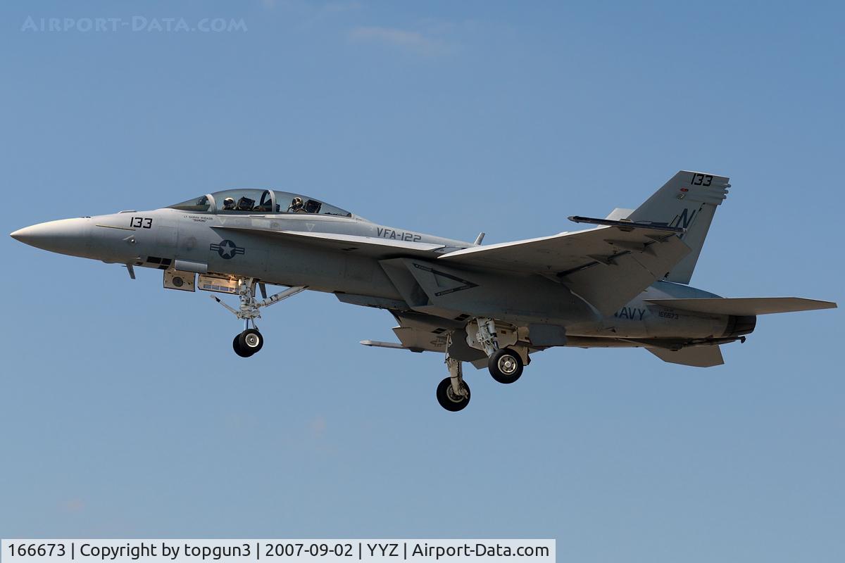 166673, Boeing F/A-18F Super Hornet C/N F151, Final for RWY23.