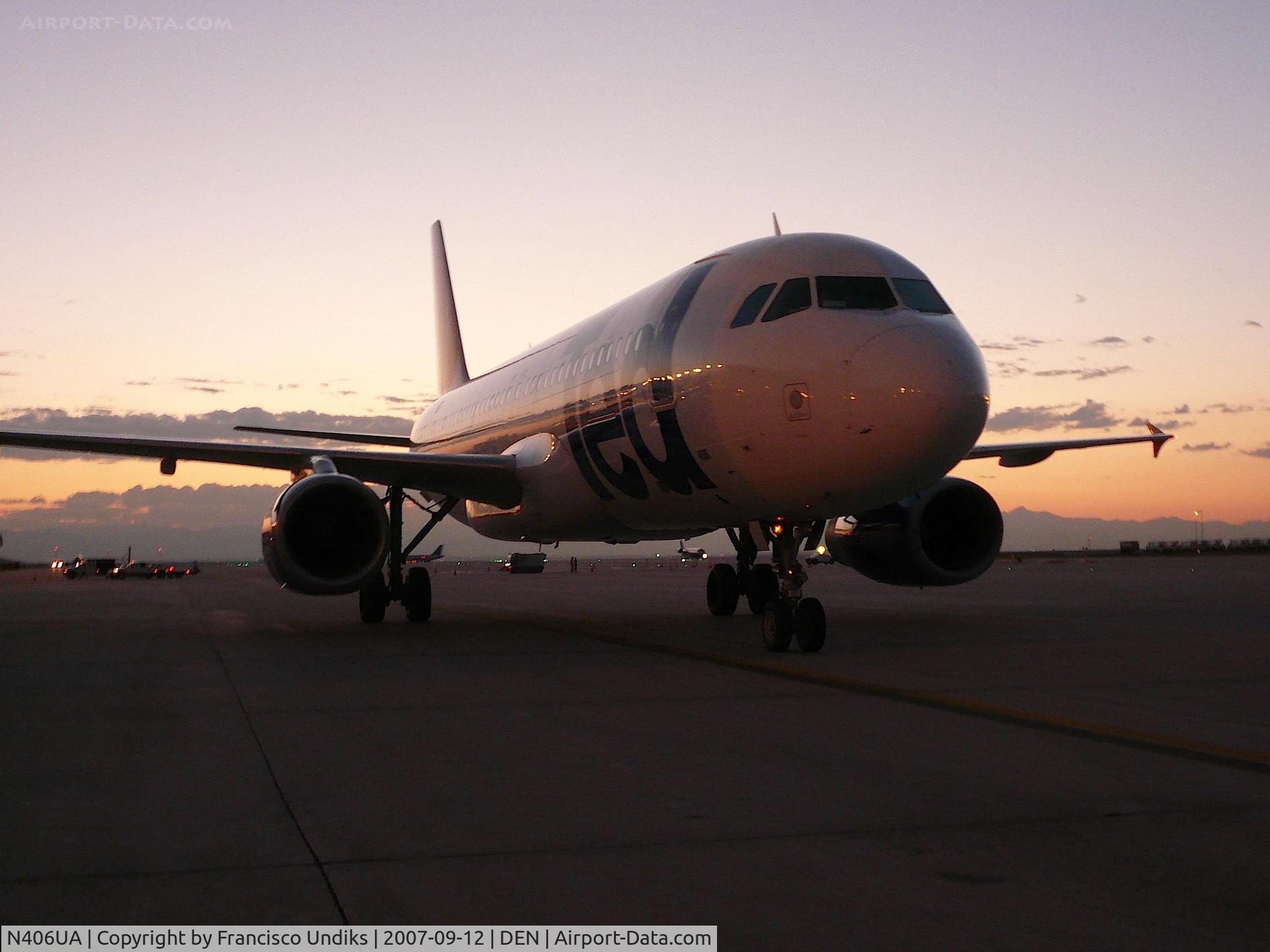 N406UA, 1994 Airbus A320-232 C/N 454, Ted A320 waiting for clearence to taxi.