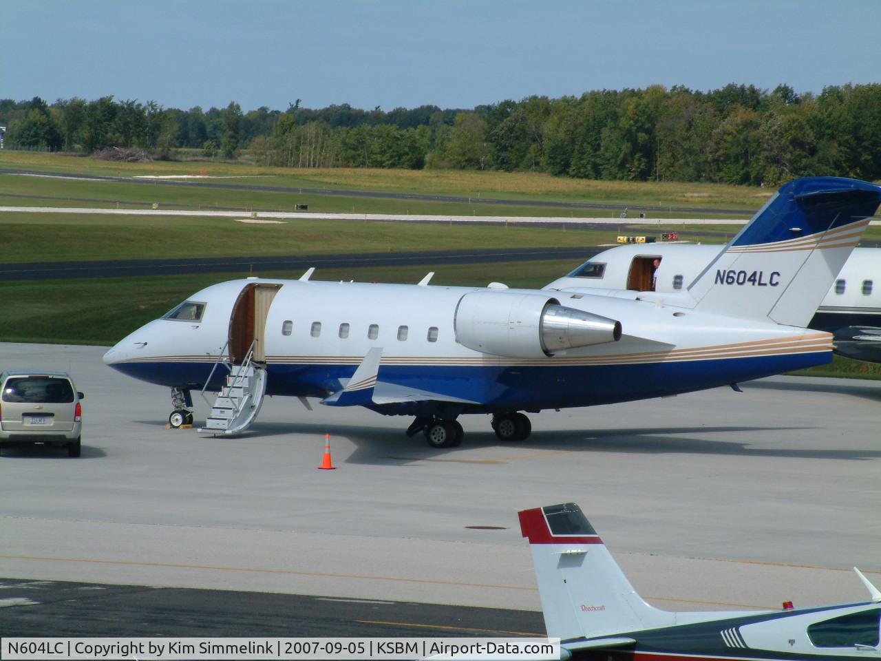 N604LC, 1998 Bombardier Challenger 604 (CL-600-2B16) C/N 5373, N604LC at KSBM