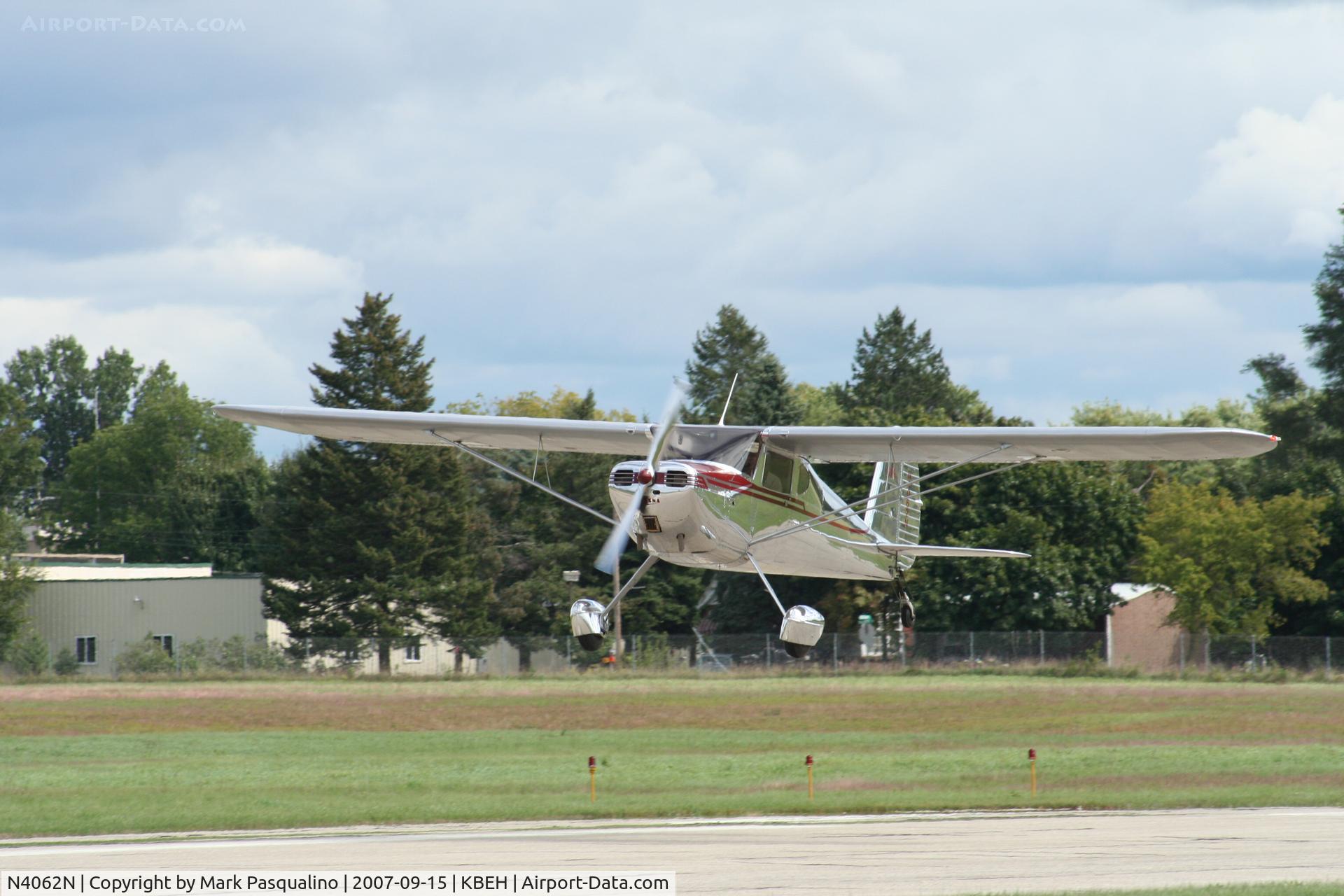 N4062N, 1947 Cessna 140 C/N 13520, Cessna 140