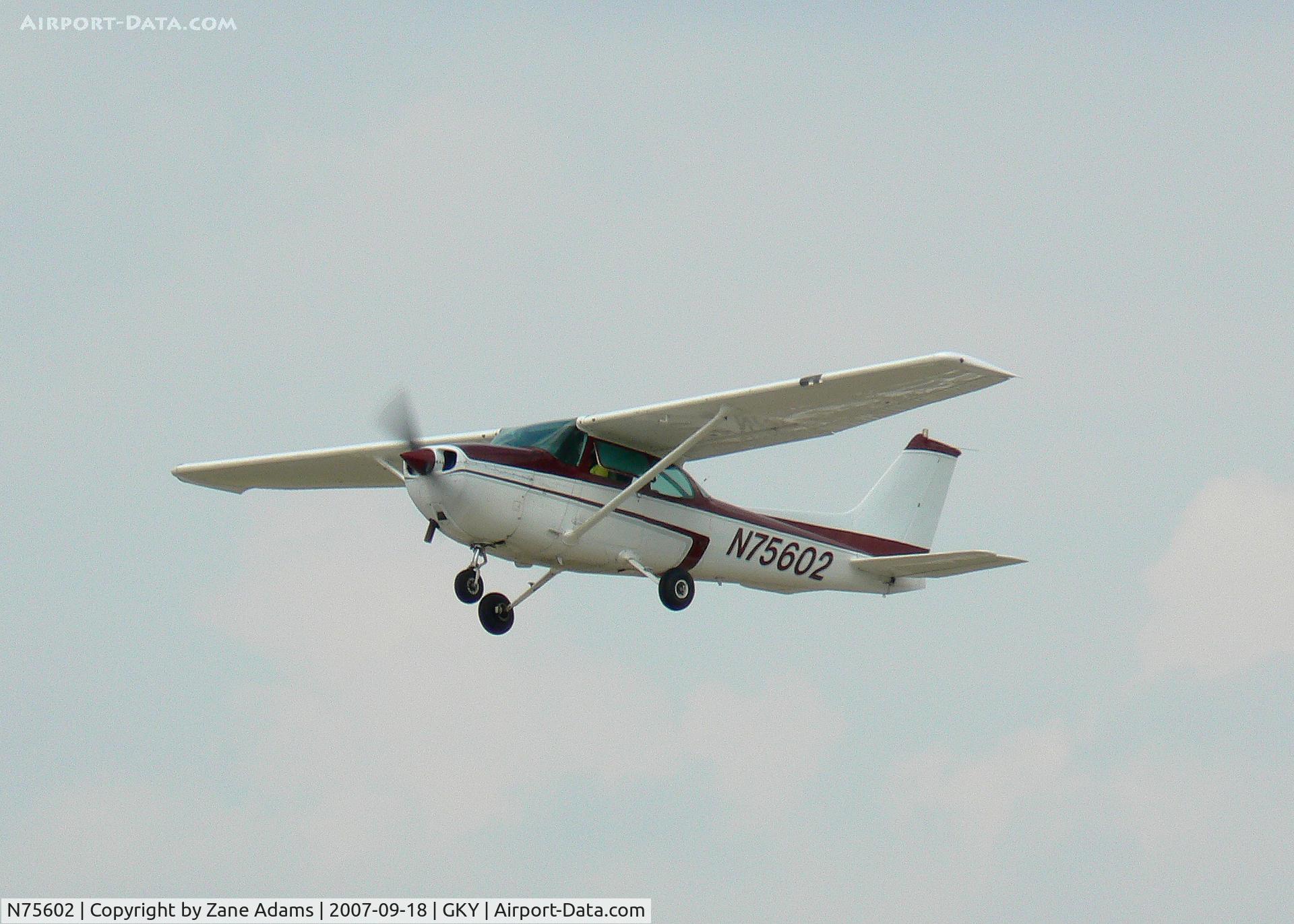 N75602, 1976 Cessna 172N C/N 17267842, Takeoff from Arlington Muni
