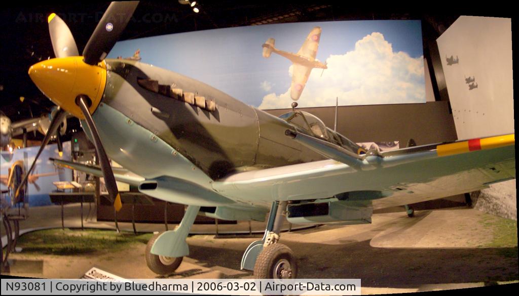N93081, 1943 Supermarine 361 Spitfire LF.IXc C/N CBAF.IX.1886, VICKERS-SUPERMARINE SPITFIRE LF MK IX c    MK923