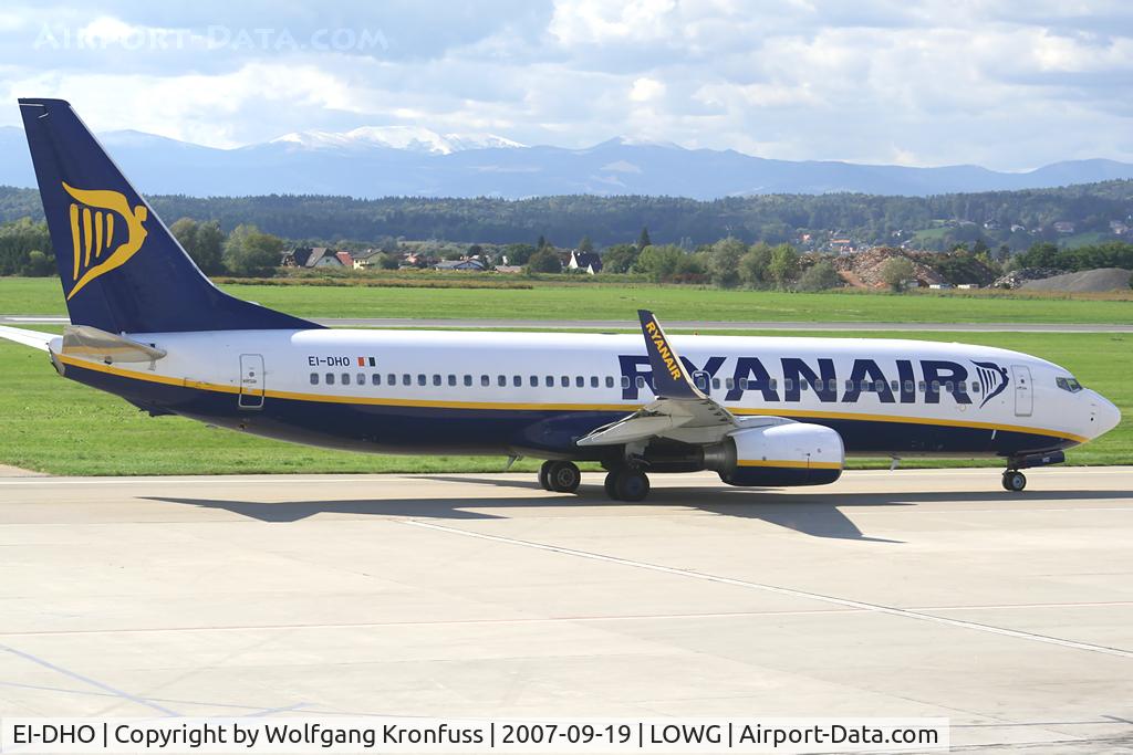 EI-DHO, 2005 Boeing 737-8AS C/N 33578, taxiing out for Depature