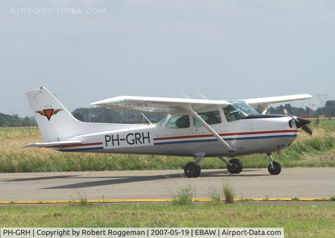 PH-GRH, Cessna 172P C/N 17274269, Royal Netherlands Air Force Historical Flight.17 th Antwerp Stampe Fly in.