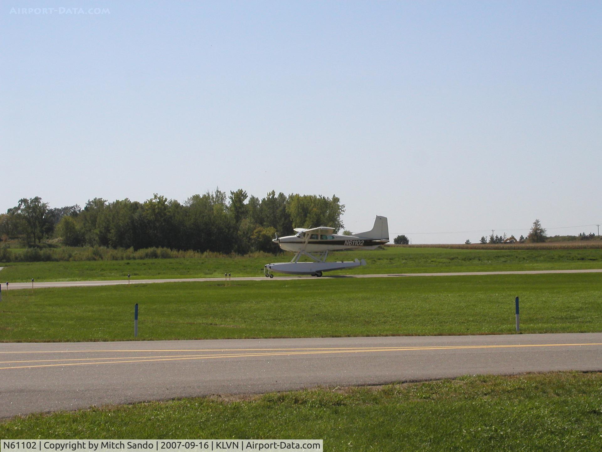 N61102, 1980 Cessna A185F Skywagon 185 C/N 18504108, Landing Runway 12 VFR from Hector, MN (1D6).