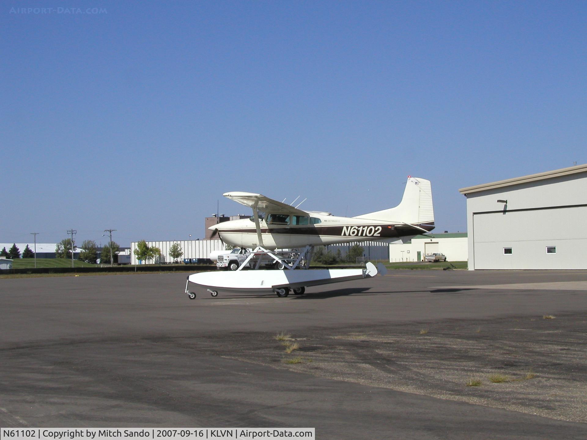 N61102, 1980 Cessna A185F Skywagon 185 C/N 18504108, Taxiing to Runway 12.
