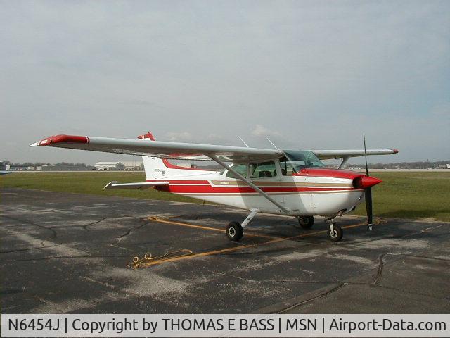 N6454J, Cessna 172N C/N 17273875, Wisconsin Aviation Rental a/c at MSN