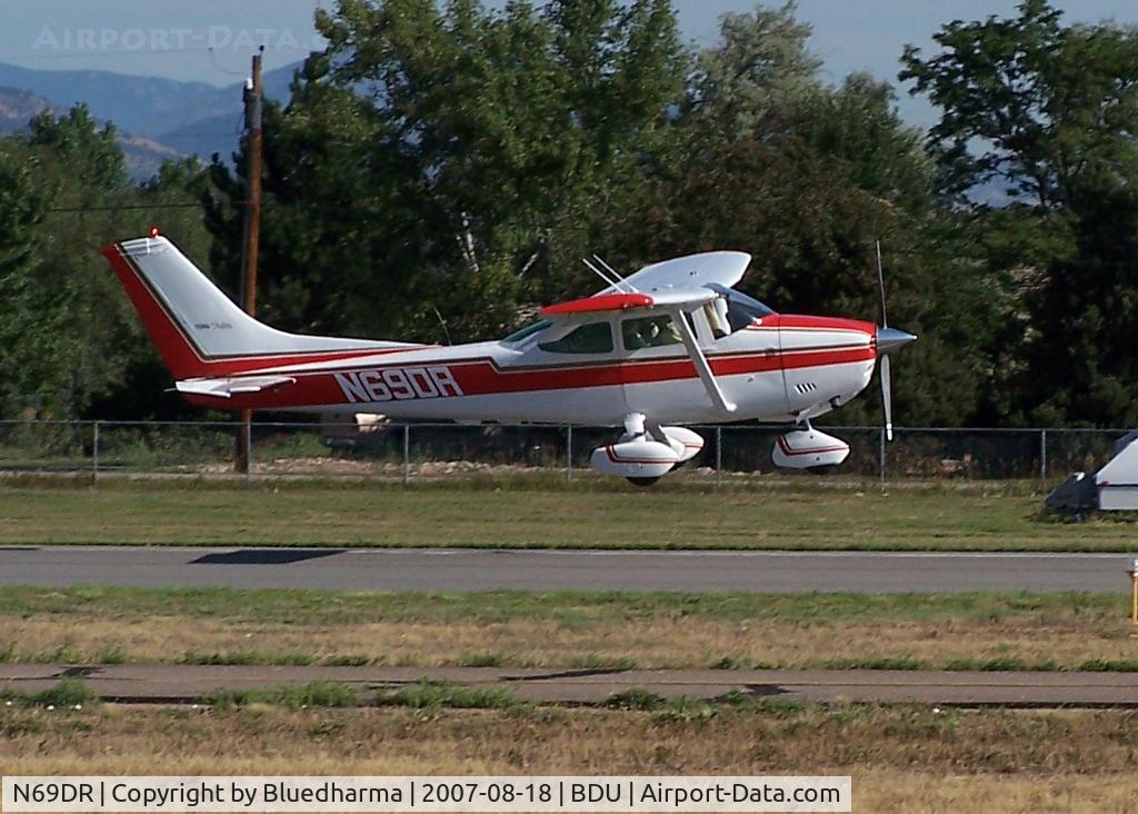 N69DR, 1973 Cessna 182P Skylane C/N 18261860, Landing