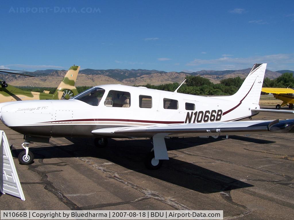 N1066B, 2006 Piper PA-32R-301T Turbo Saratoga C/N 3257443, Side View