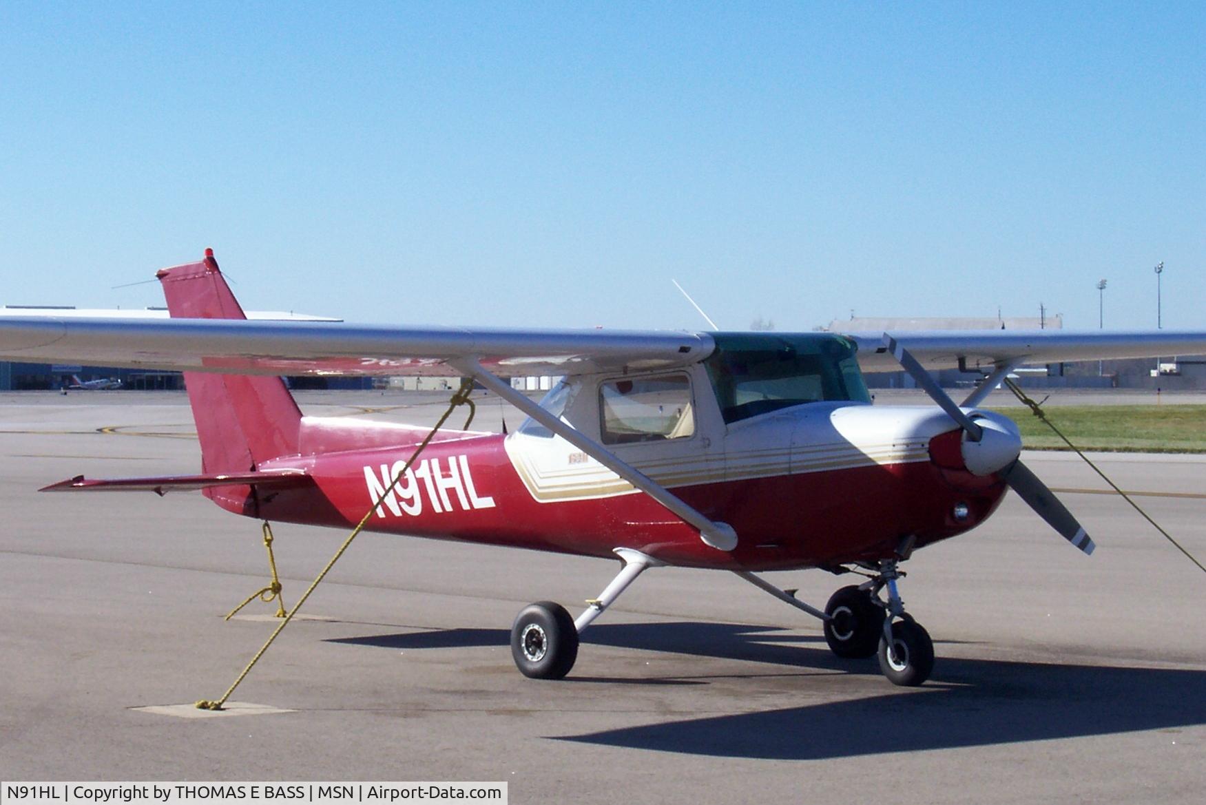N91HL, 1982 Cessna 152 C/N 15285648, Wisconsin Aviation Rental a/c at MSN