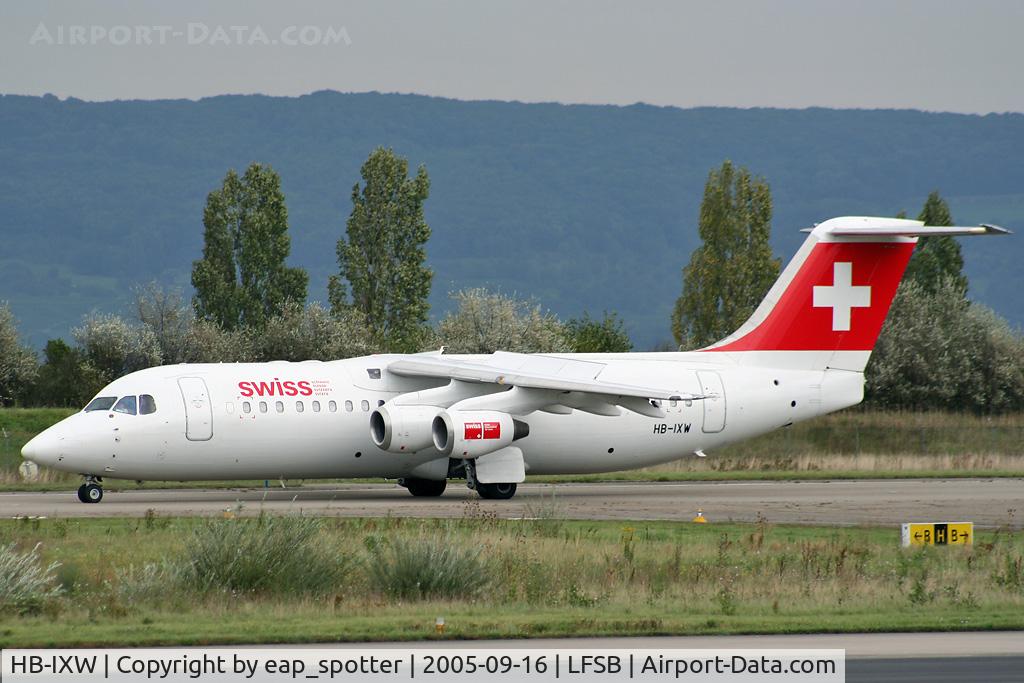 HB-IXW, 1995 British Aerospace Avro 146-RJ100 C/N E3272, taxi to holdingpoint