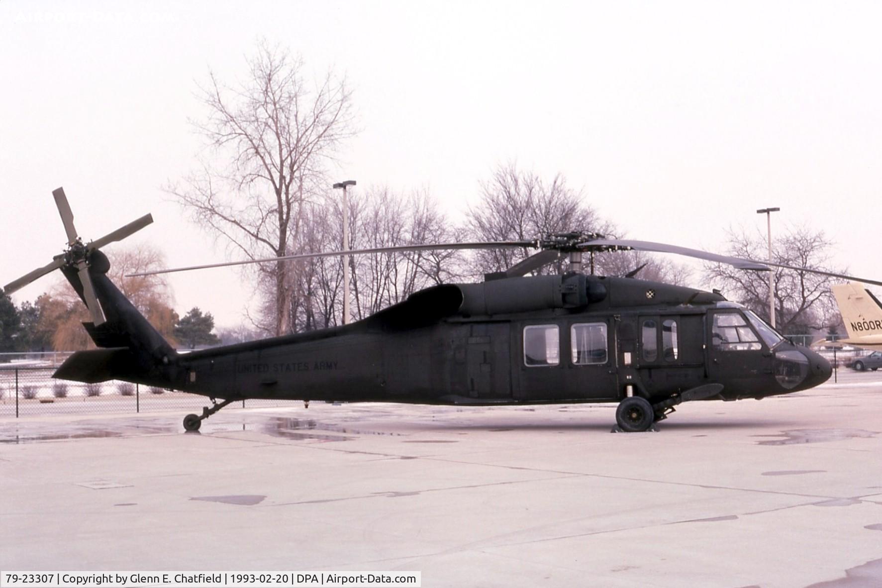 79-23307, 1979 Sikorsky UH-60A Black Hawk C/N 70124, UH-60A stopping over