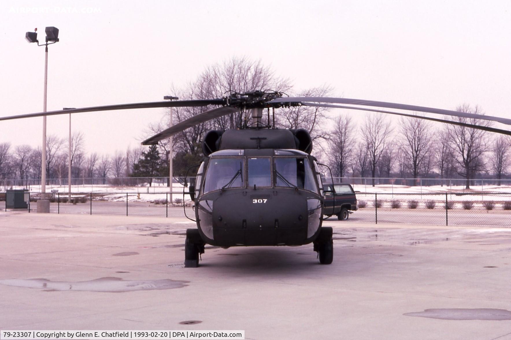 79-23307, 1979 Sikorsky UH-60A Black Hawk C/N 70124, UH-60A stopping over