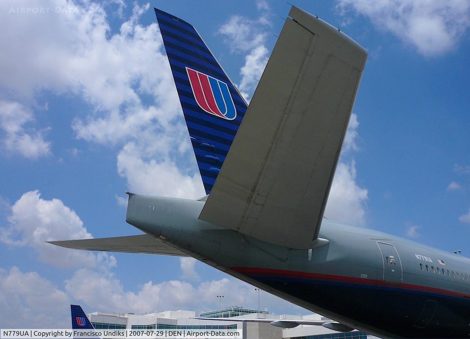 N779UA, 1996 Boeing 777-222 C/N 26941, United Airlines 777