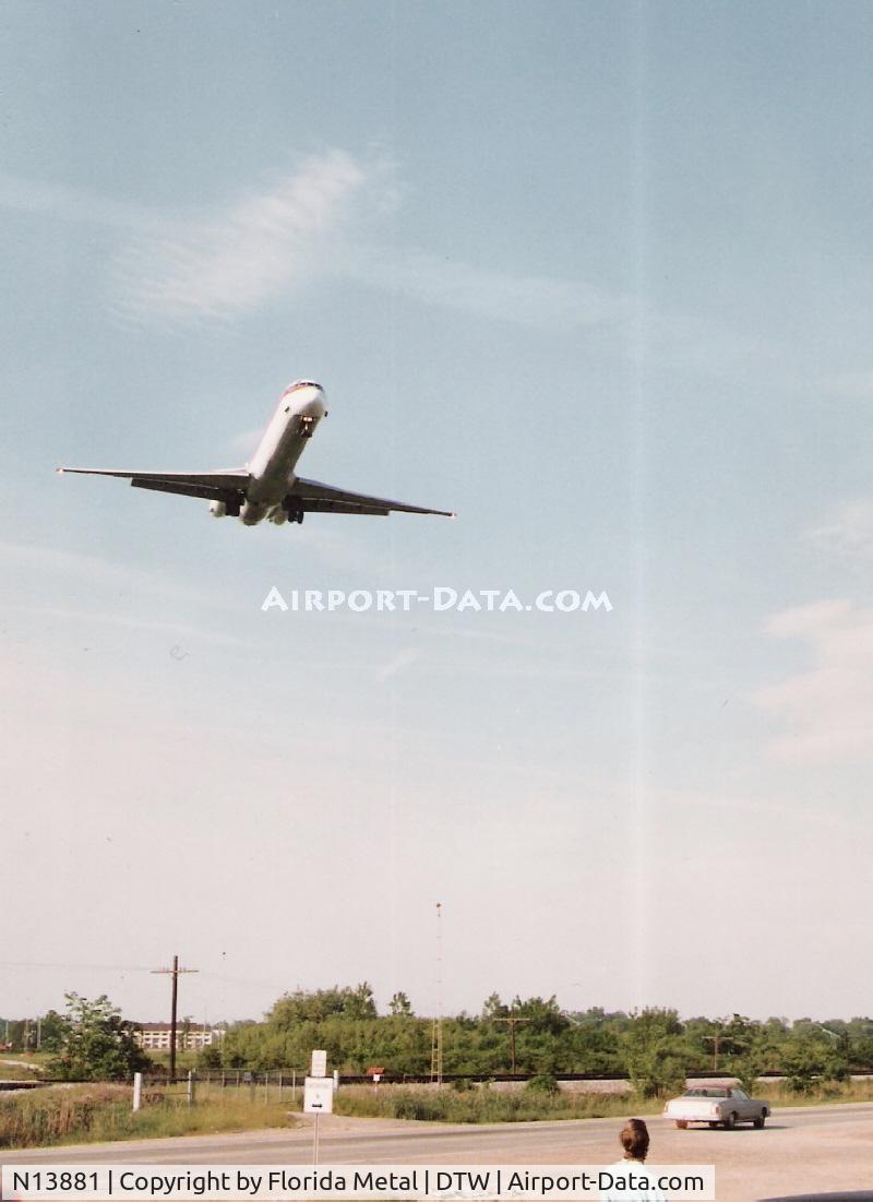 N13881, 1981 McDonnell Douglas MD-81 (DC-9-81) C/N 48045, Continental MD-80