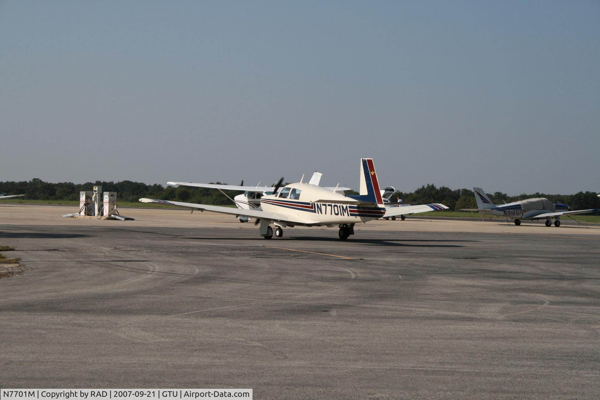 N7701M, 1967 Mooney M20C Ranger C/N 670119, Taxi at KGTU