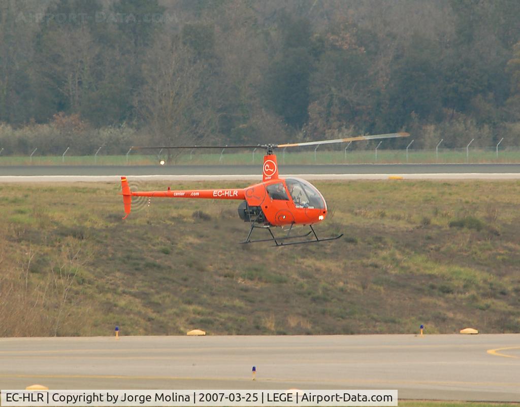 EC-HLR, 2000 Robinson R22 Beta C/N 0555, Landing on Girona-Airport.