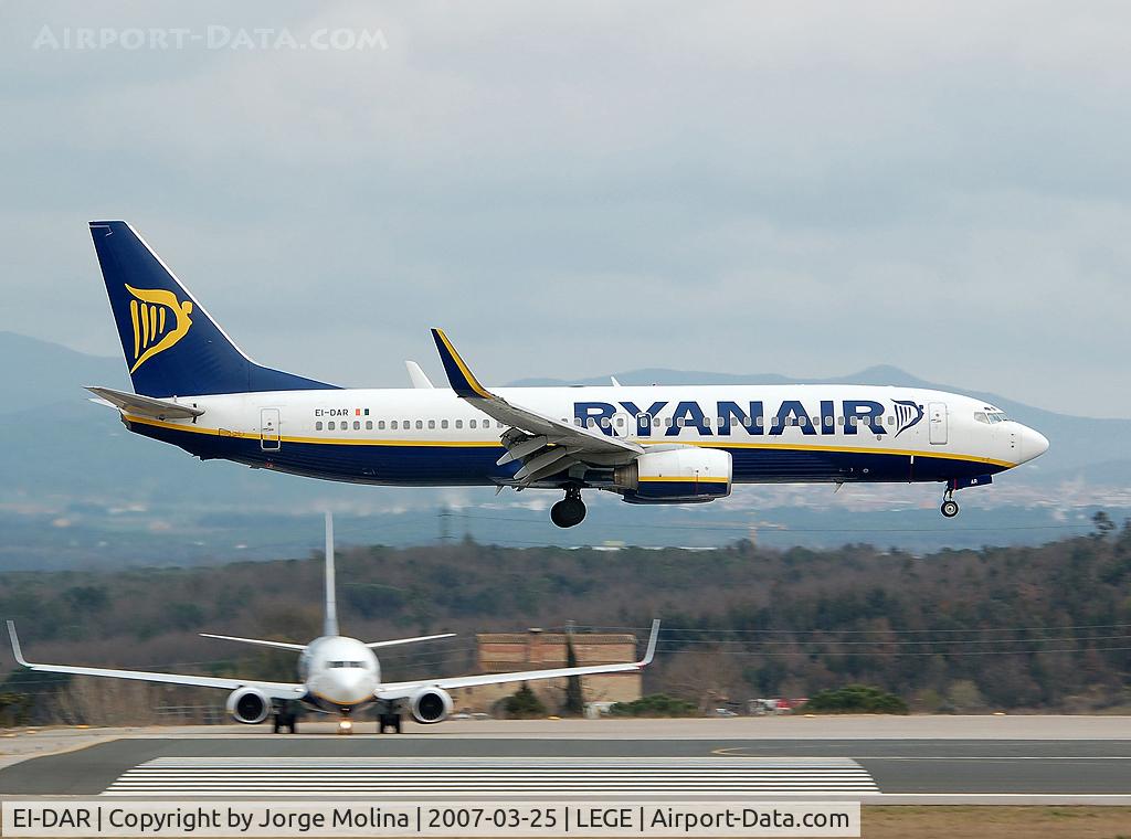 EI-DAR, 2003 Boeing 737-8AS C/N 33552, Clear to land RWY 20.
