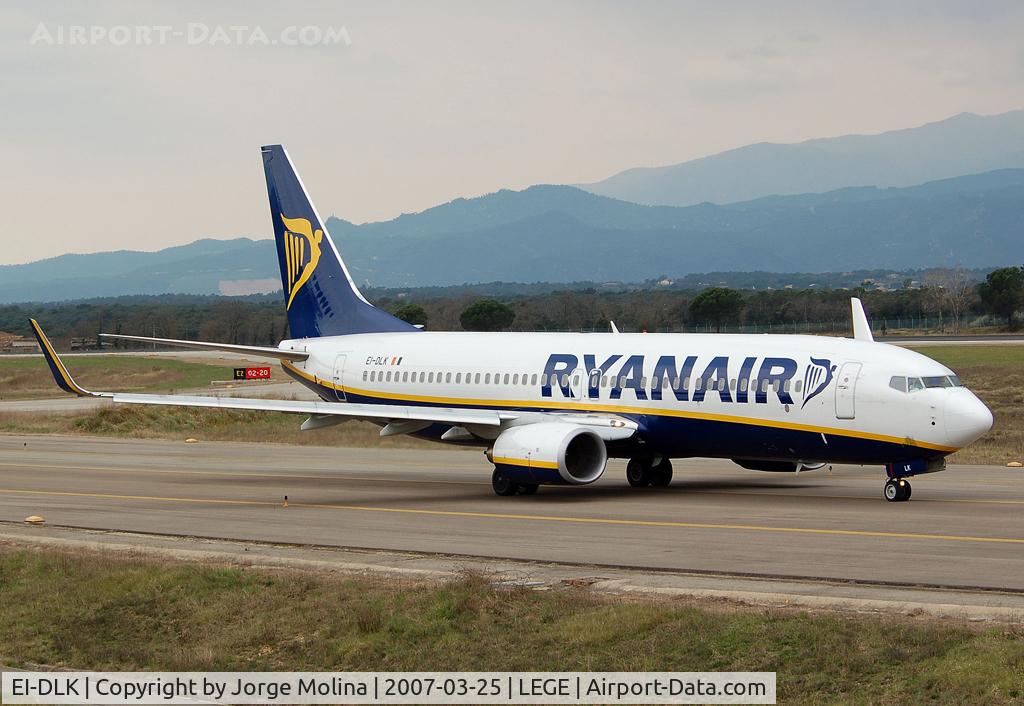 EI-DLK, 2006 Boeing 737-8AS C/N 33592, Taxi to RWY 20 for take off.