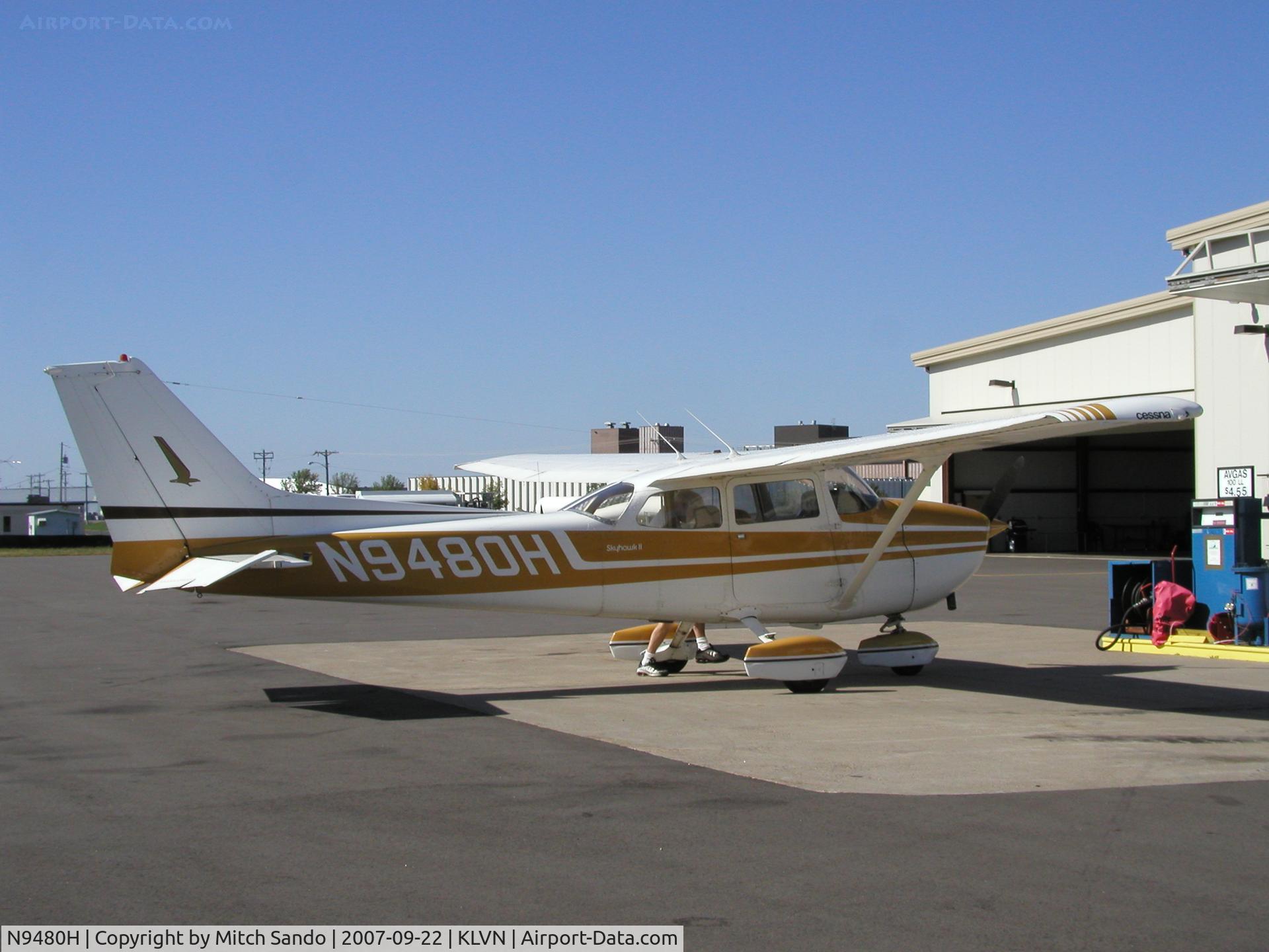 N9480H, 1975 Cessna 172M C/N 17266173, Parked at the fuel pumps at Airlake.