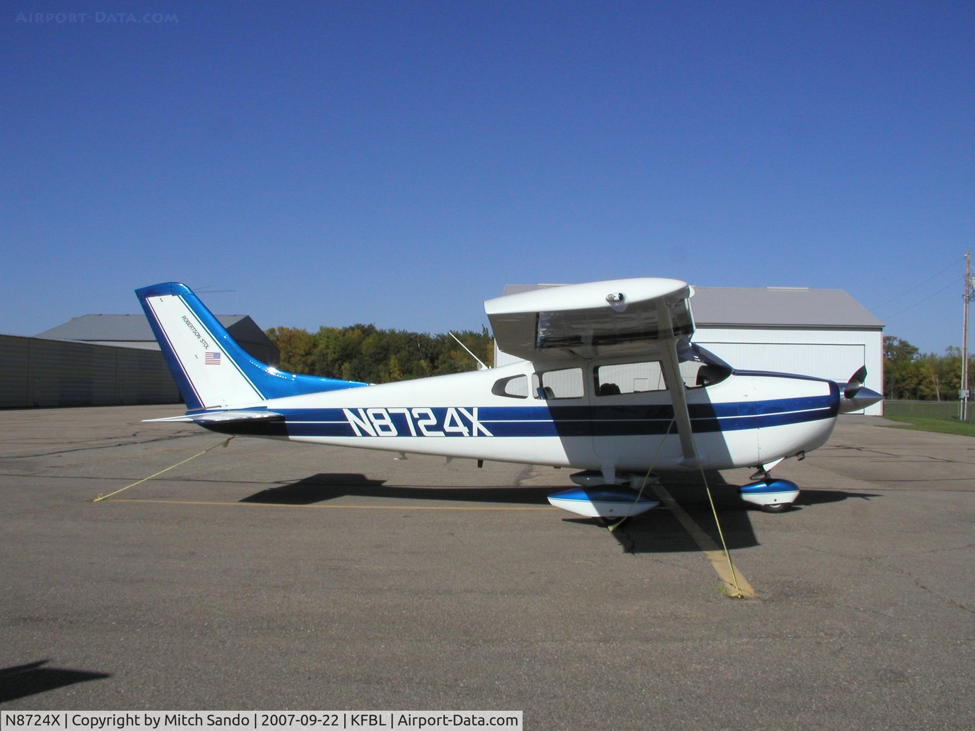 N8724X, 1960 Cessna 182D Skylane C/N 18253124, Tied down at Faribault.