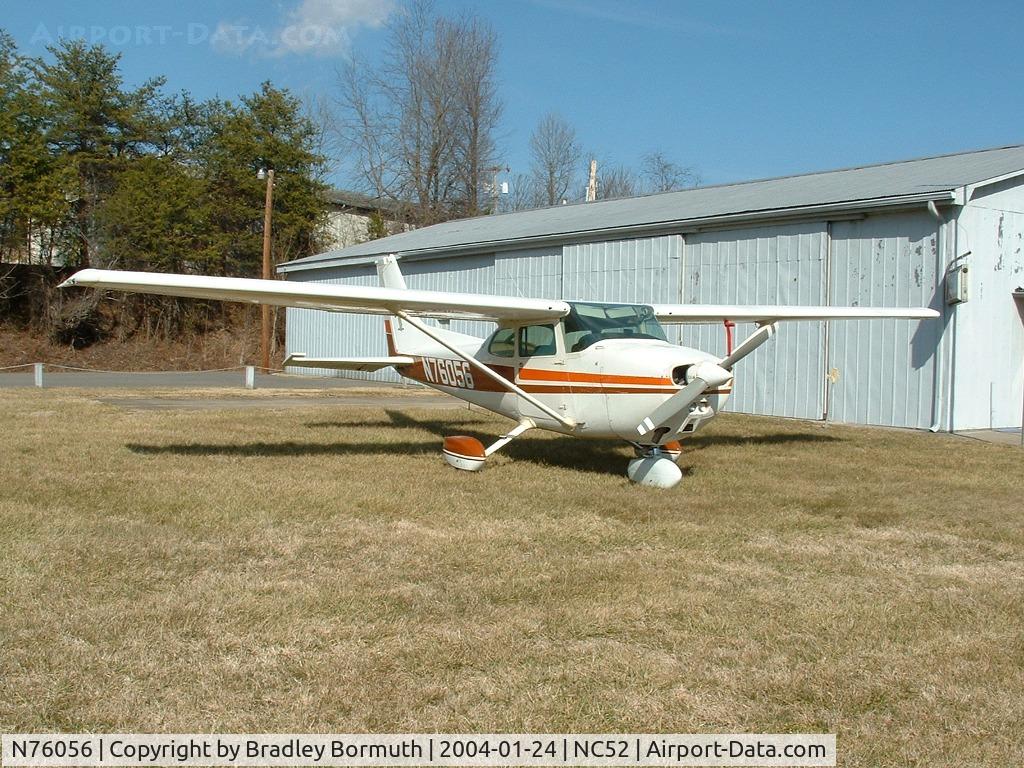 N76056, 1976 Cessna 172N C/N 17268108, Great day to take pictures.