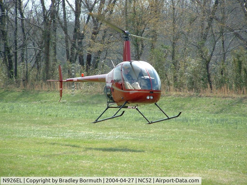 N926EL, 2000 Robinson R22 BETA C/N 3085, Great day to take pictures.