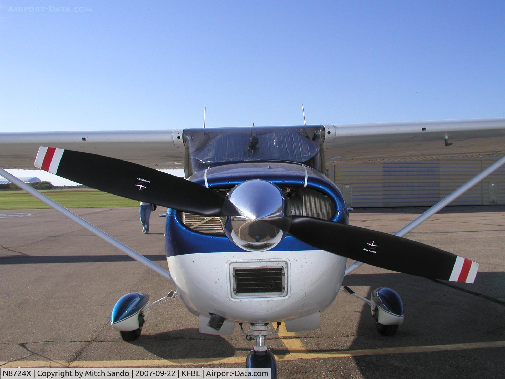 N8724X, 1960 Cessna 182D Skylane C/N 18253124, Tied down at Faribault.