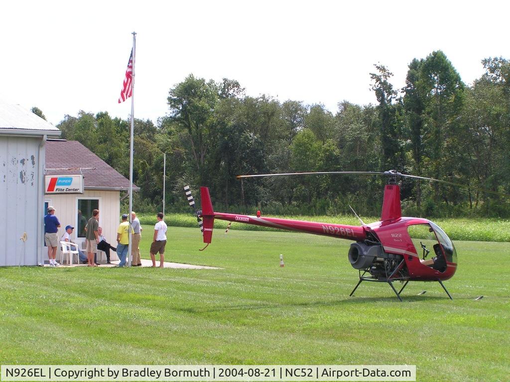 N926EL, 2000 Robinson R22 BETA C/N 3085, Great day to take pictures.