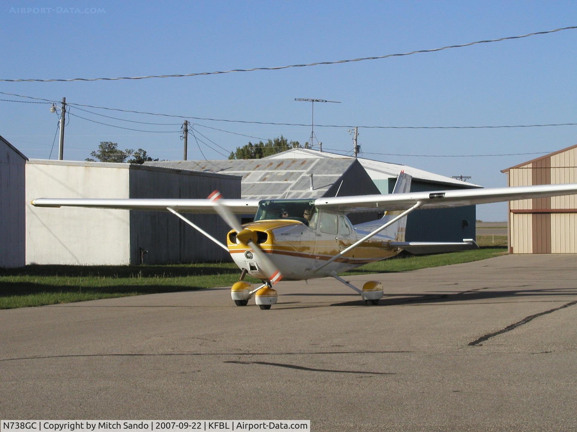 N738GC, 1977 Cessna 172N C/N 17269958, Taxiing to Runway 12.