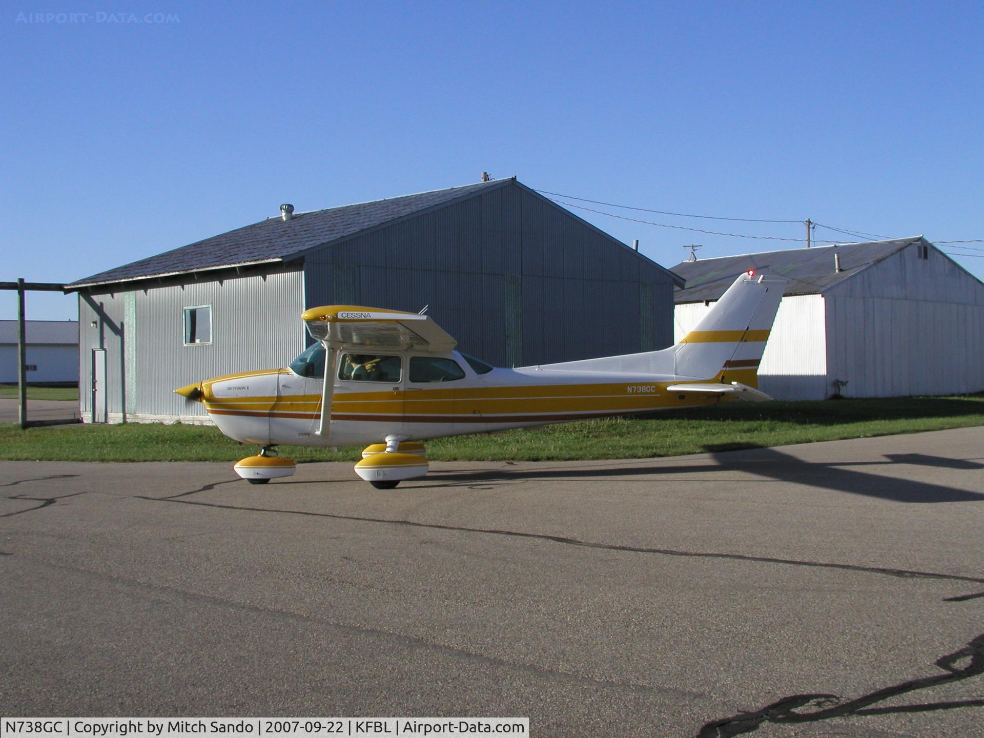 N738GC, 1977 Cessna 172N C/N 17269958, Taxiing to Runway 12.