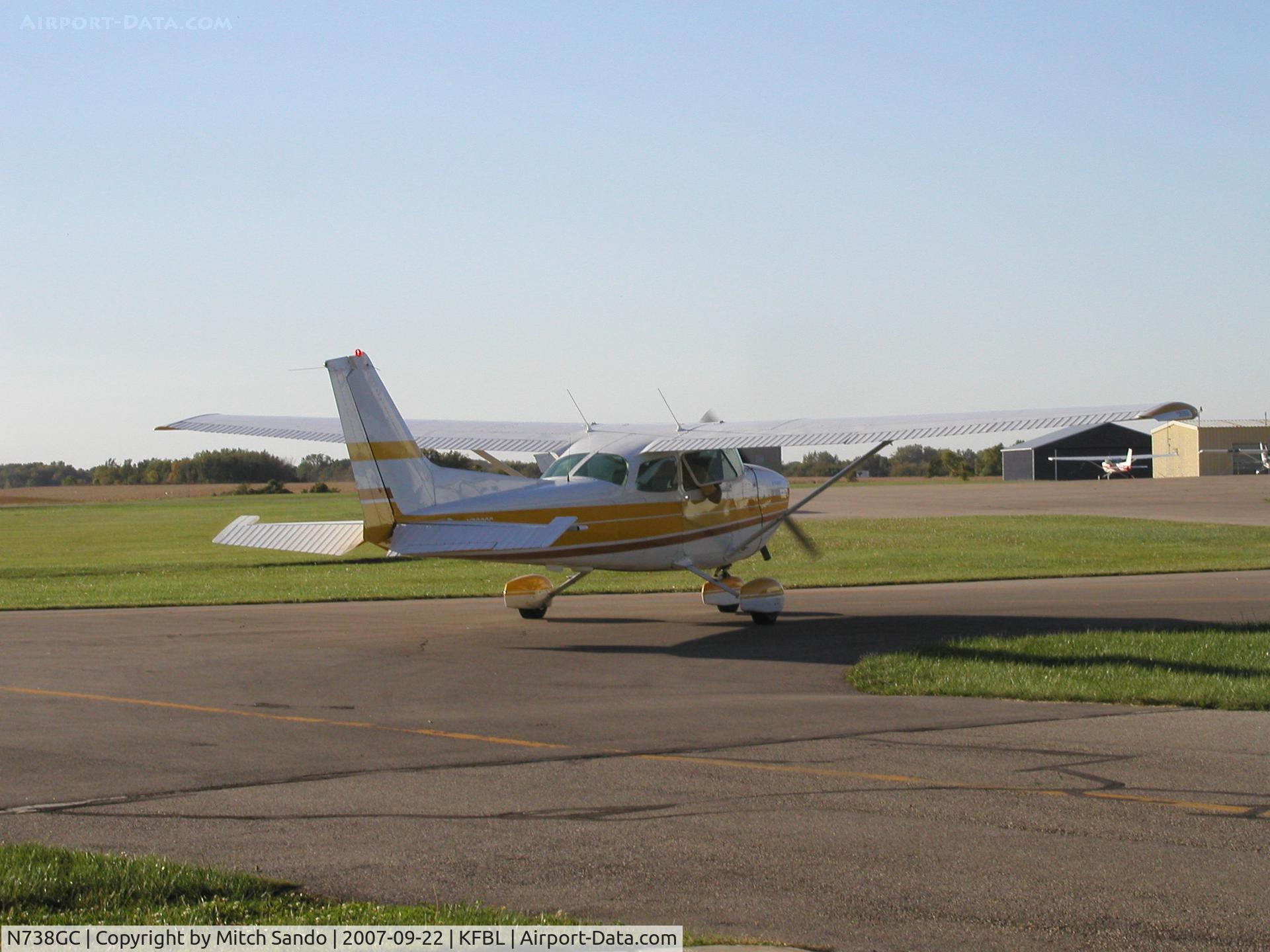 N738GC, 1977 Cessna 172N C/N 17269958, Taxiing to Runway 12.