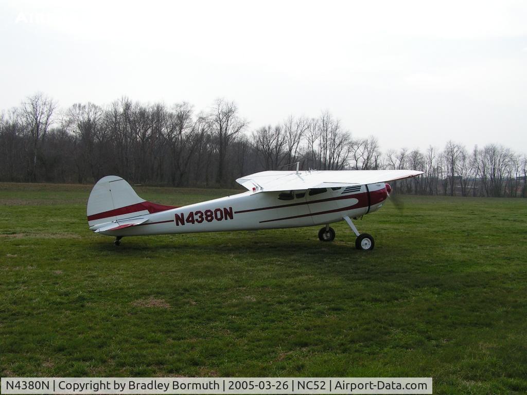 N4380N, 1947 Cessna 195 C/N 7026, Great day to take pictures.