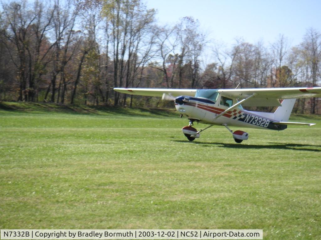 N7332B, 1977 Cessna A152 Aerobat C/N A1520748, Great day to take pictures.