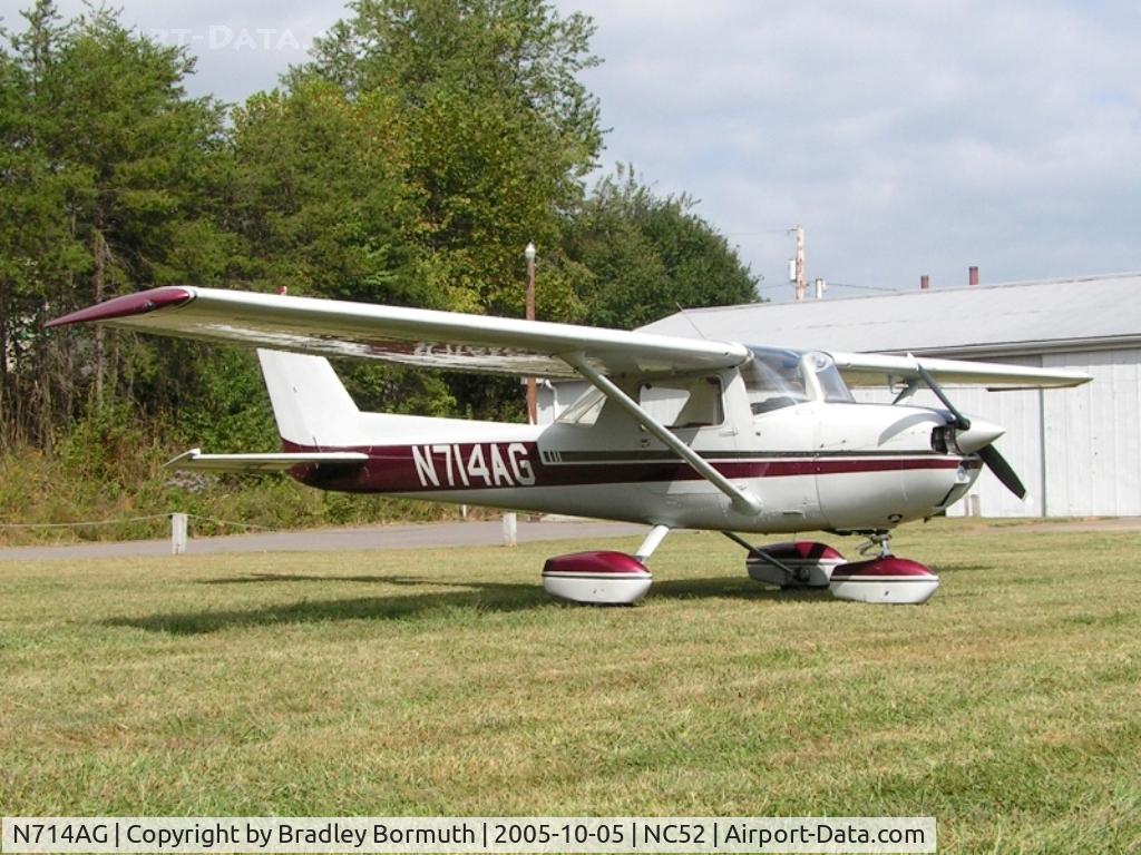 N714AG, 1976 Cessna 150M C/N 15079022, Great day to take pictures.