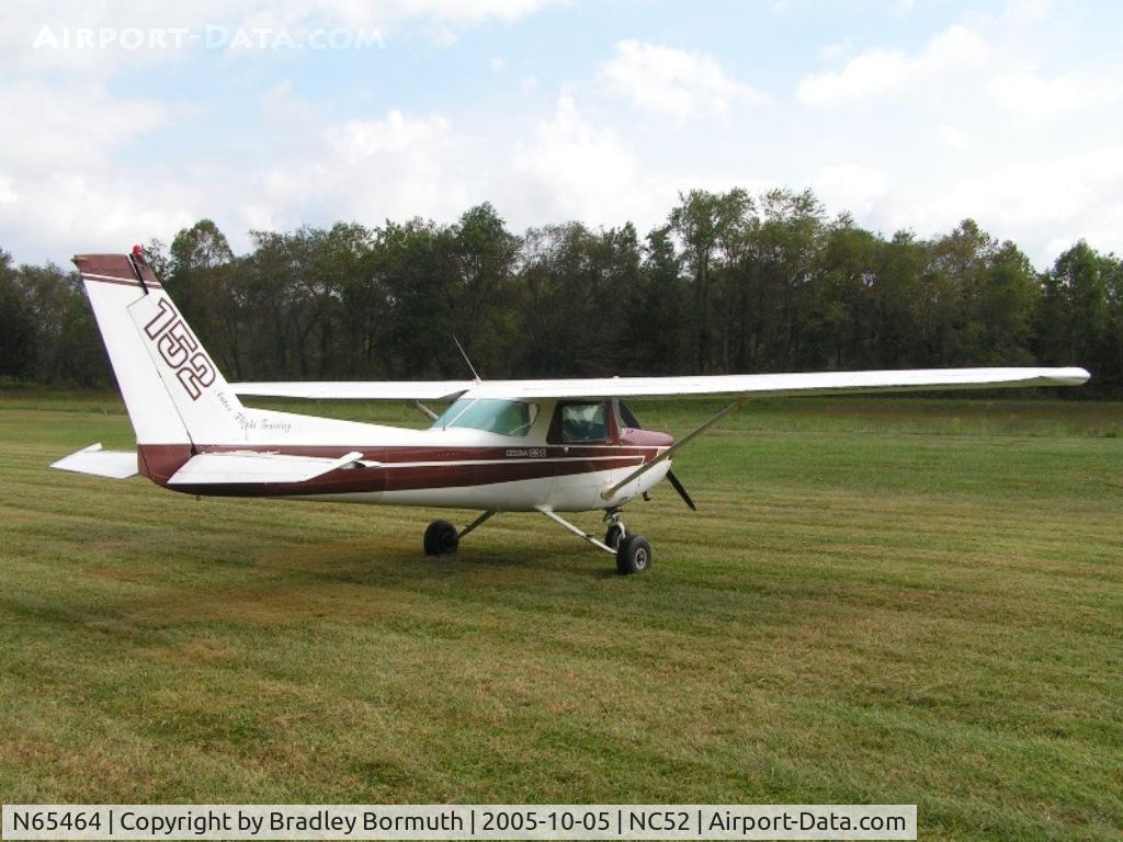 N65464, 1978 Cessna 152 C/N 15281567, Great day to take pictures.