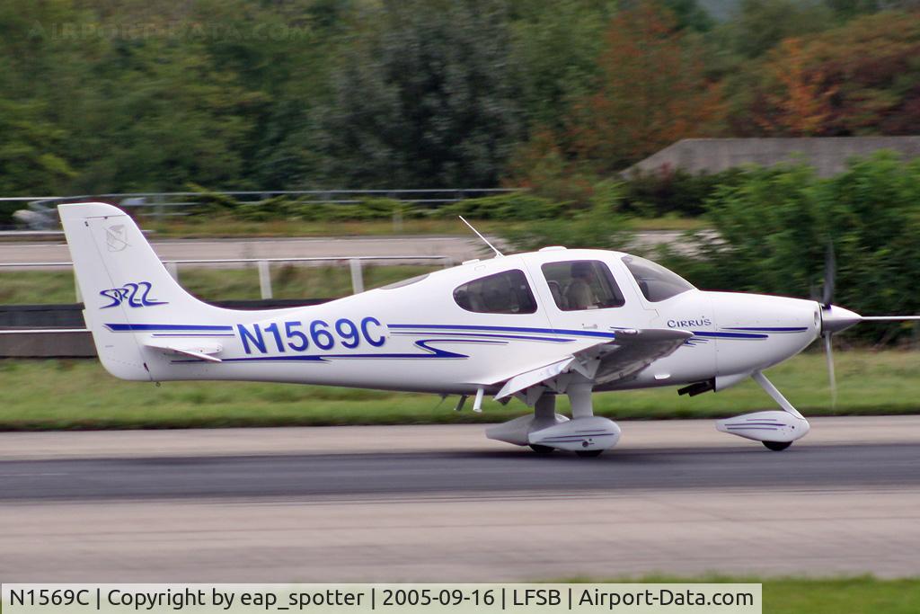 N1569C, 2003 Cirrus SR22 C/N 0581, landing on rwy 16